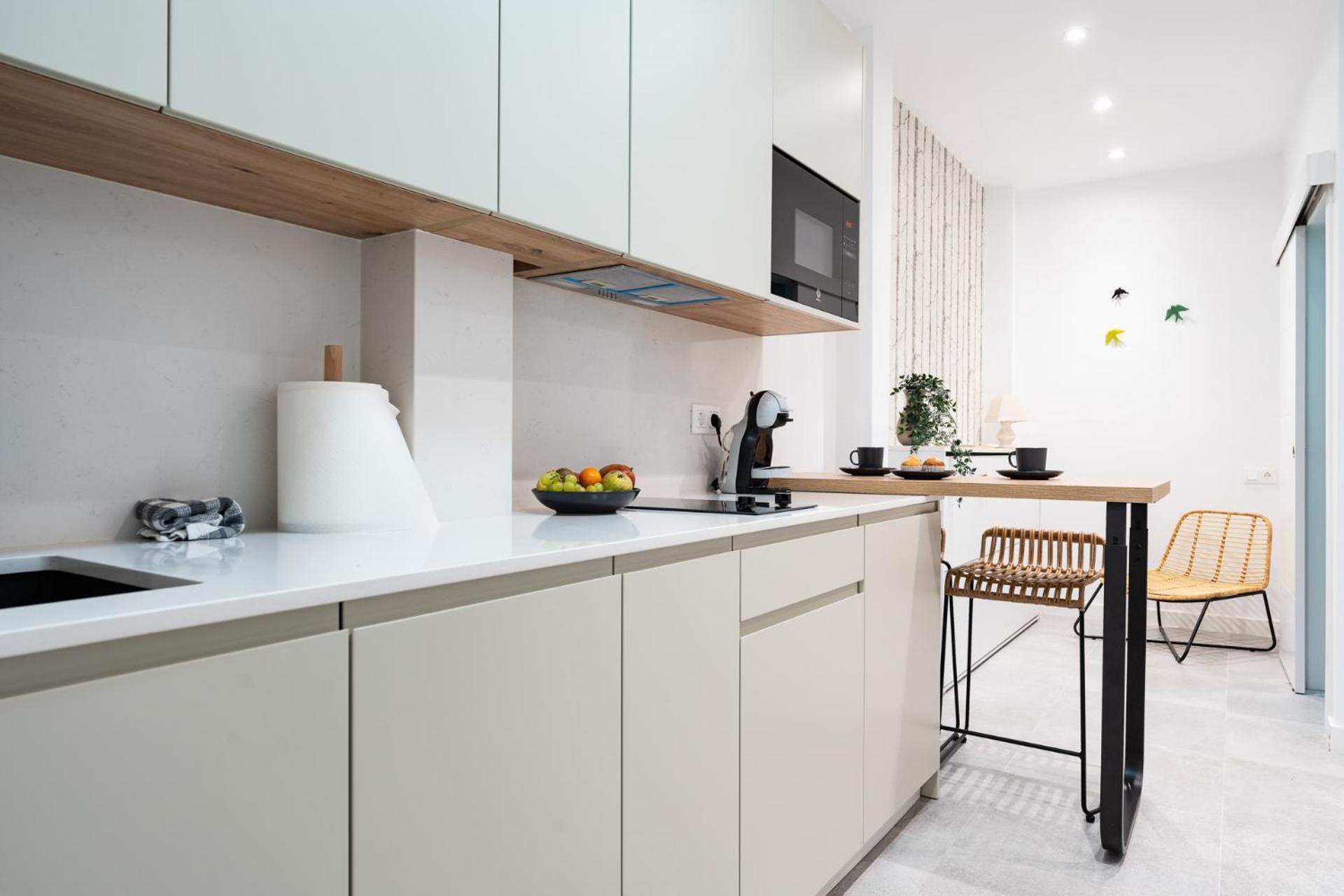 Apartment B & V